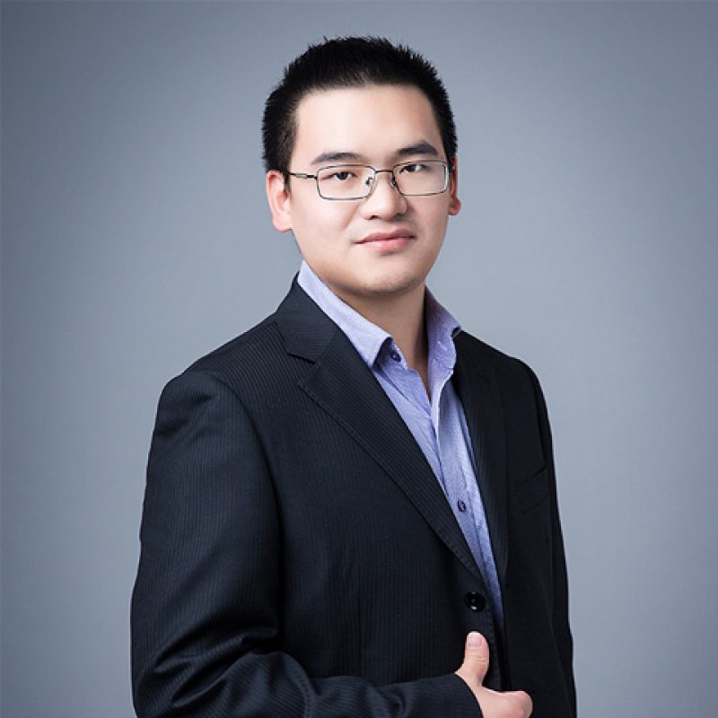管龍律師